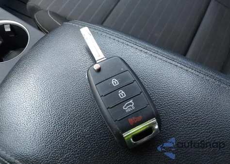 2018 Kia Sportage Lx z USA, uszkodzony, nr VIN KNDPM3AC6J7336273